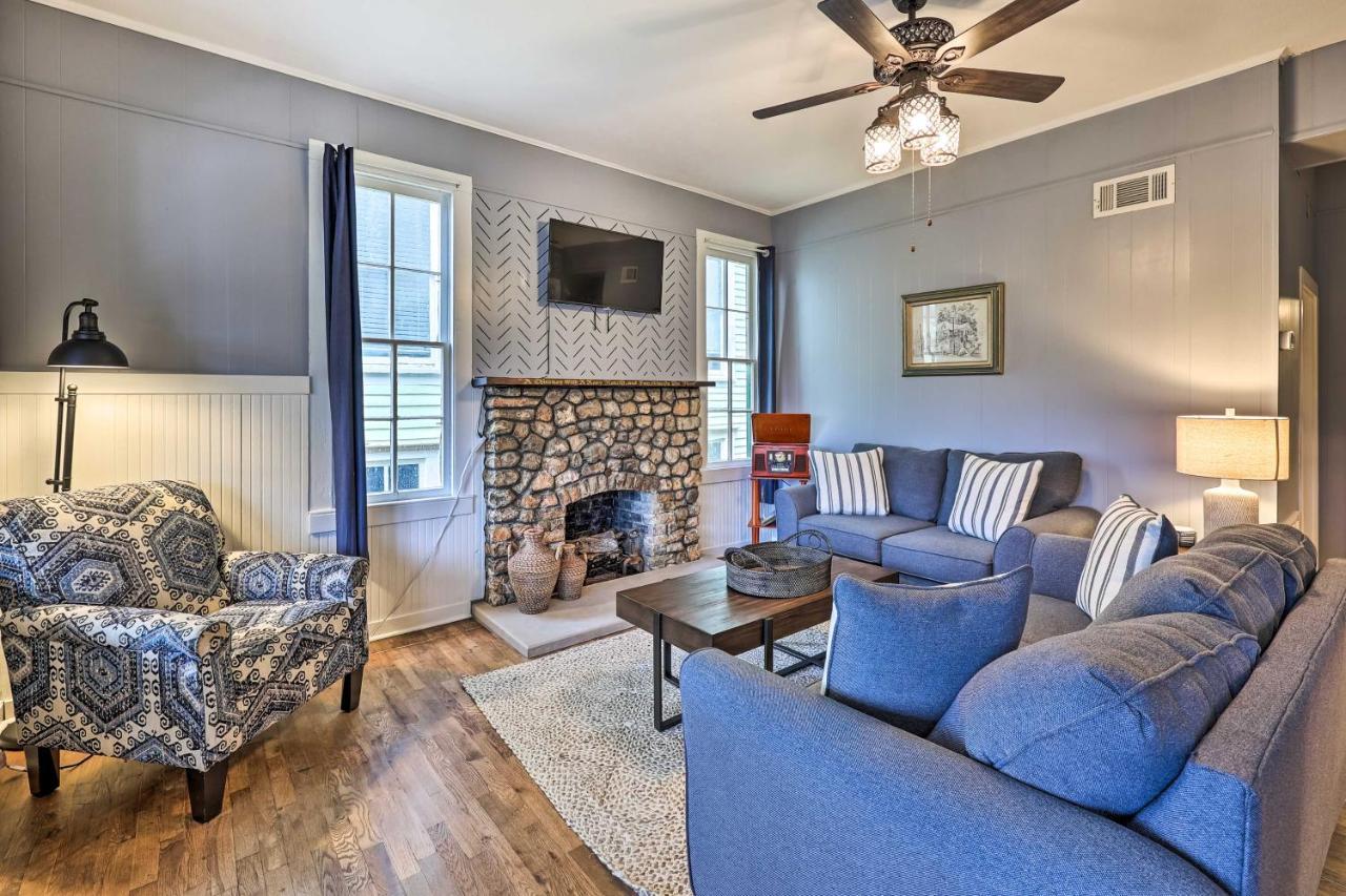 Cozy Cottage, Walk To Dtwn! Holiday home