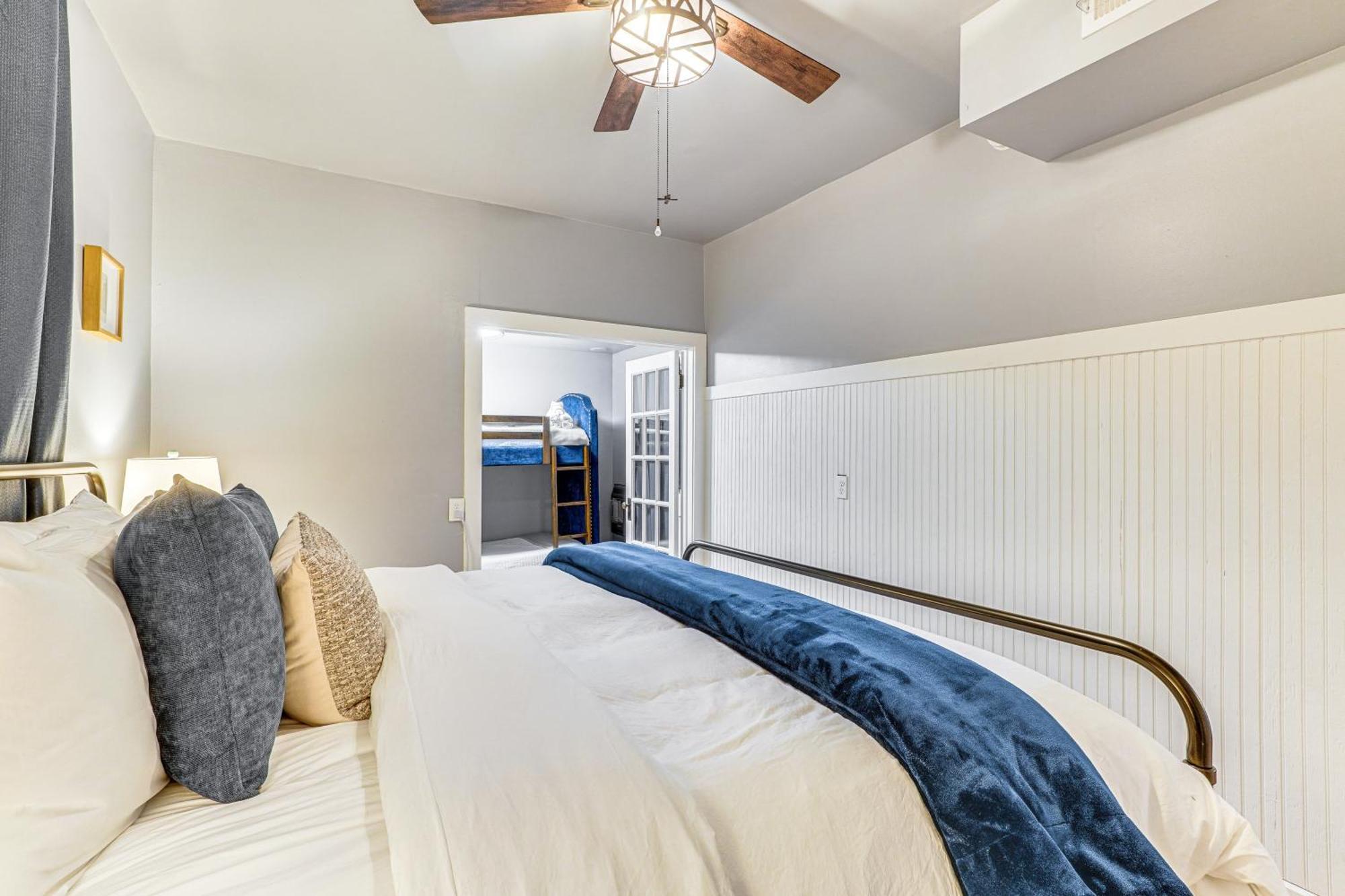 Cozy Cottage, Walk To Dtwn! Holiday home Eureka Springs