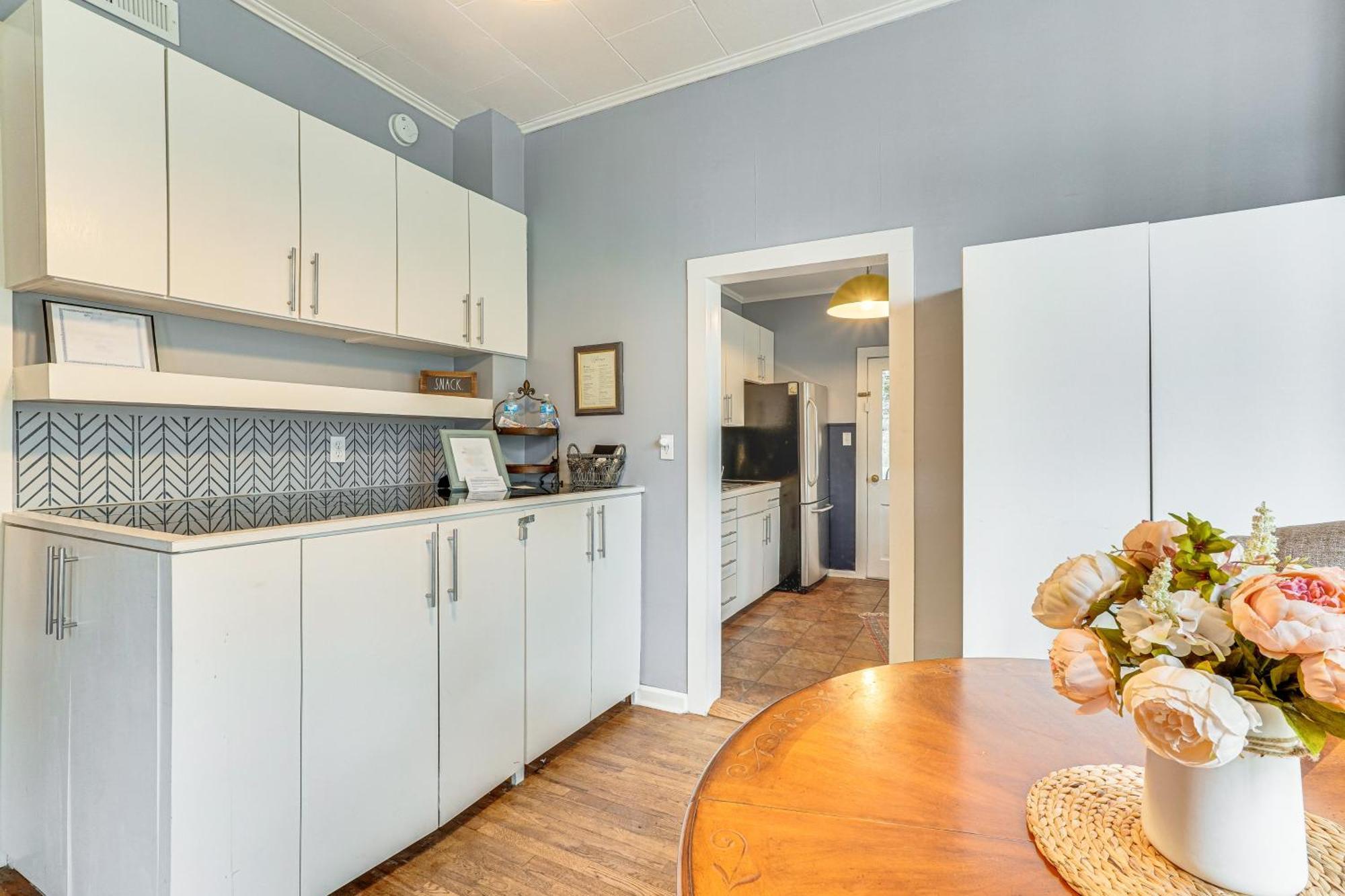 Cozy Cottage, Walk To Dtwn! * Eureka Springs