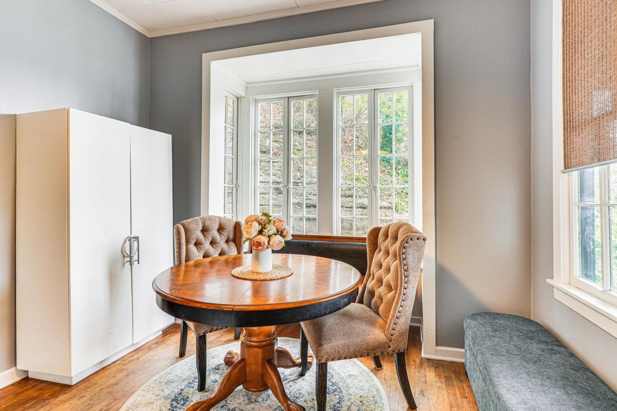 Cozy Cottage, Walk To Dtwn! * Eureka Springs
